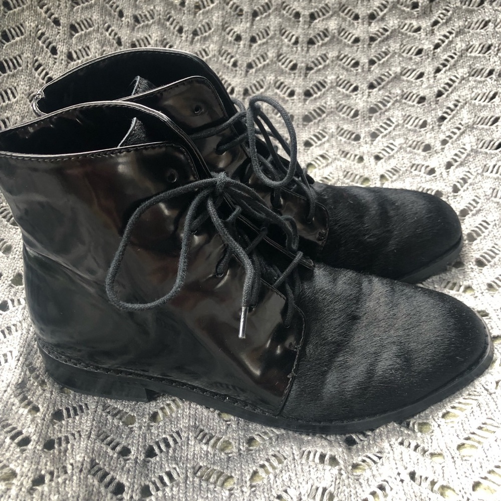 Gorgeous Victoria’s Secret black boots